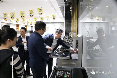 紹興市統(tǒng)計局副局長曹繪宏一行調(diào)研雅士林集成灶，助力企業(yè)市場高質(zhì)量發(fā)展